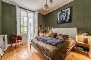 Rare : Hôtel particulier idéalement placé avec jardin et piscine- 7 chambres- 300 m2