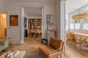 Rare : Hôtel particulier idéalement placé avec jardin et piscine- 7 chambres- 300 m2