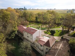 Prime and Rare Vineyard Estate in the heart of the renowned and highly sought after appellation of Pomerol