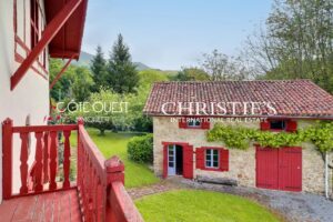 À vendre Macaye - Ferme du 18ème siècle proche Louhossoa