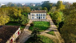 A vendre propriété de charme du XIXème siècle aux portes de Bordeaux