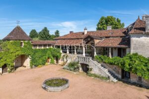 Exquisite Gentilhommière in the Heart of Perigord Vert