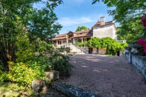 Exquisite Gentilhommière in the Heart of Perigord Vert