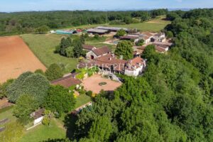 Exquisite Gentilhommière in the Heart of Perigord Vert
