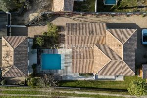 Maison contemporaine d’exception – Vue panoramique sur les vignes – Calme absolu – À moins de 10 minutes à vélo du centre-ville de léonin