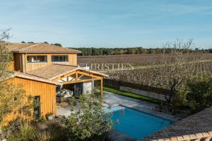 Maison contemporaine d’exception – Vue panoramique sur les vignes – Calme absolu – À moins de 10 minutes à vélo du centre-ville de léonin