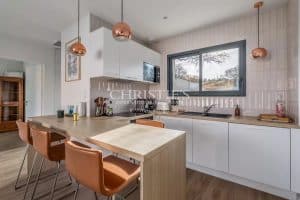 Maison contemporaine d’exception – Vue panoramique sur les vignes – Calme absolu – À moins de 10 minutes à vélo du centre-ville de léonin