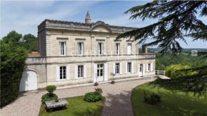 Character Property at the Gateway to Saint-Émilion — A Unique and Inspiring Setting