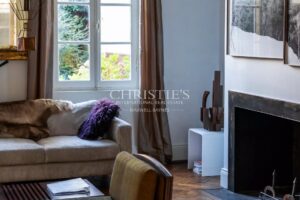 LIBOURNE: Family home with garden and swimming pool in the heart of the bastide town