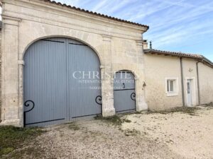 Un Domaine de moulin historique rare, entièrement restauré, au cœur de la Charente