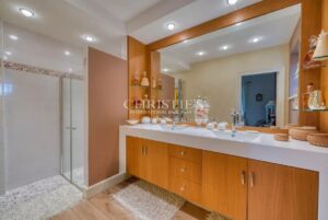 Propriété exceptionnelle avec piscine dans quartier résidentiel proche de La Rochelle