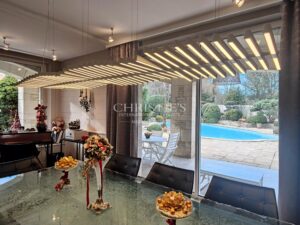 Propriété exceptionnelle avec piscine dans quartier résidentiel proche de La Rochelle