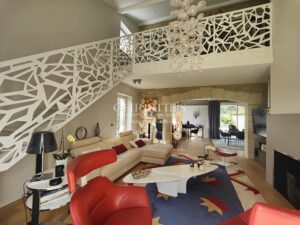 Propriété exceptionnelle avec piscine dans quartier résidentiel proche de La Rochelle