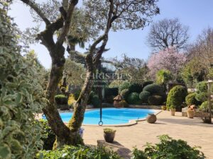 Propriété exceptionnelle avec piscine dans quartier résidentiel proche de La Rochelle