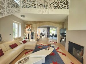 Propriété exceptionnelle avec piscine dans quartier résidentiel proche de La Rochelle