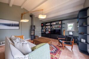 Exclusivité - Superbe villa avec jardin de 1 200 m² à deux pas de la mer