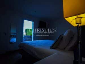 Maison lumineuse avec piscine et vue imprenable