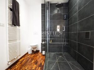 Maison lumineuse avec piscine et vue imprenable