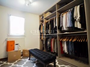 Bright house with a swimming pool a stunning view