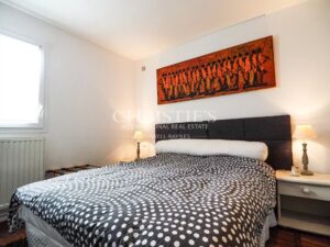 Maison lumineuse avec piscine et vue imprenable