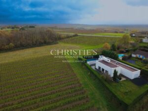 Maison lumineuse avec piscine et vue imprenable