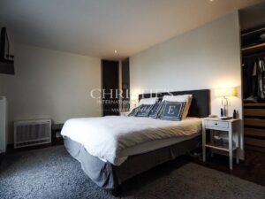 Maison lumineuse avec piscine et vue imprenable