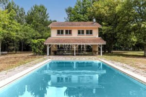Propriété au coeur des landes - 6HA - Piscine - Etang