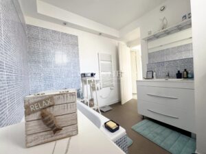 ROYAN FONCILLON – Maison 142 m² avec 2 APPARTEMENTS + TERRASSES ENSOLEILLÉES SUD, plage à pied