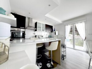 ROYAN FONCILLON – Maison 142 m² avec 2 APPARTEMENTS + TERRASSES ENSOLEILLÉES SUD, plage à pied