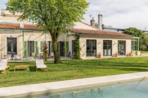 Maison d’architecte rénovée avec jardin et piscine – aux portes de Bordeaux Saint-Augustin