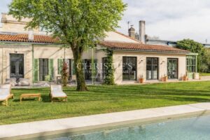 Maison d’architecte rénovée avec jardin et piscine – aux portes de Bordeaux Saint-Augustin