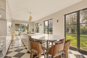 Maison d’architecte rénovée avec jardin et piscine – aux portes de Bordeaux Saint-Augustin