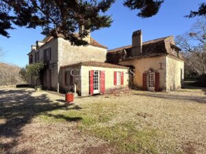 Demeure de caractère du XVIIe siècle au cœur du Périgord
