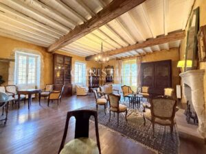 Demeure de caractère du XVIIe siècle au cœur du Périgord