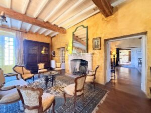 Demeure de caractère du XVIIe siècle au cœur du Périgord