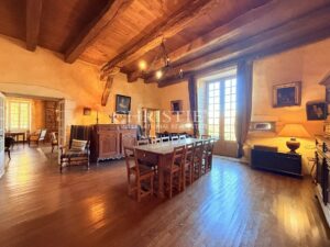 Demeure de caractère du XVIIe siècle au cœur du Périgord