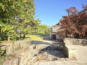 XVIIth Century demeure of character in the heart of the Périgord