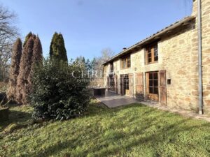 Domaine privé de 21,4 ha avec golf 9 trous, lacs & potentiel résidentiel