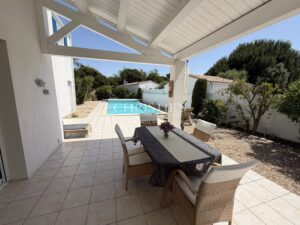 Île d'Oléron : Charme et piscine dans cadre paisible