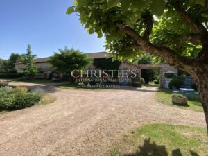 Une PROPRIETE EXCEPTIONNELLE sur 34 HECTARES