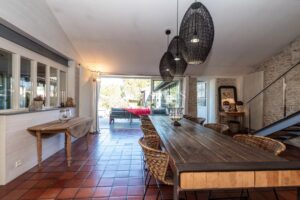 Maison de charme rénovée avec piscine, 202 m², à Charron