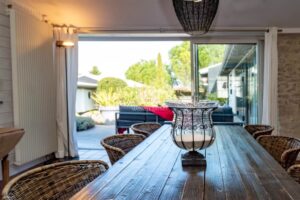 Maison de charme rénovée avec piscine, 202 m², à Charron