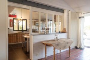 Maison de charme rénovée avec piscine, 202 m², à Charron