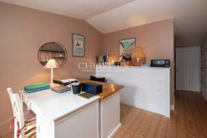 Maison de charme rénovée avec piscine, 202 m², à Charron