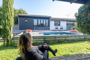 Maison de charme rénovée avec piscine, 202 m², à Charron