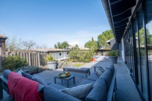 Maison de charme rénovée avec piscine, 202 m², à Charron