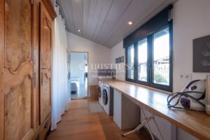 Maison de charme rénovée avec piscine, 202 m², à Charron