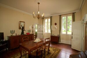 Vineyard Estate in Saint-Émilion: Luxury & Charm