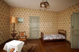 Vineyard Estate in Saint-Émilion: Luxury & Charm