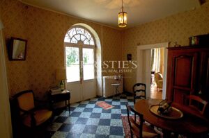 Vineyard Estate in Saint-Émilion: Luxury & Charm